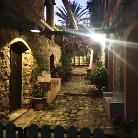 別荘 Saponara チェファル