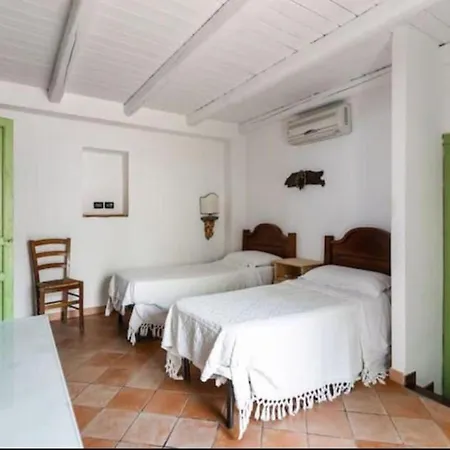 Saponara 別荘 チェファル